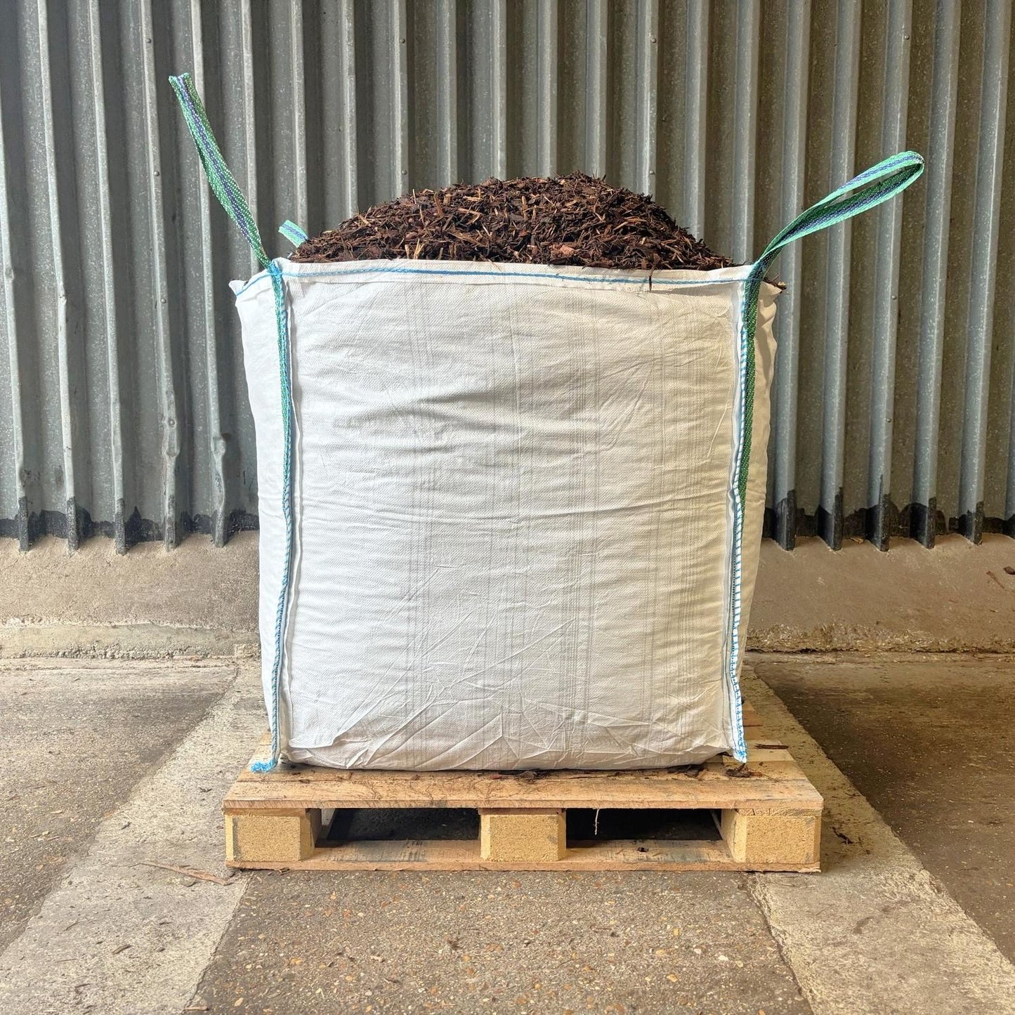 Ornamental Bark Chips approx 1000L bulk bag